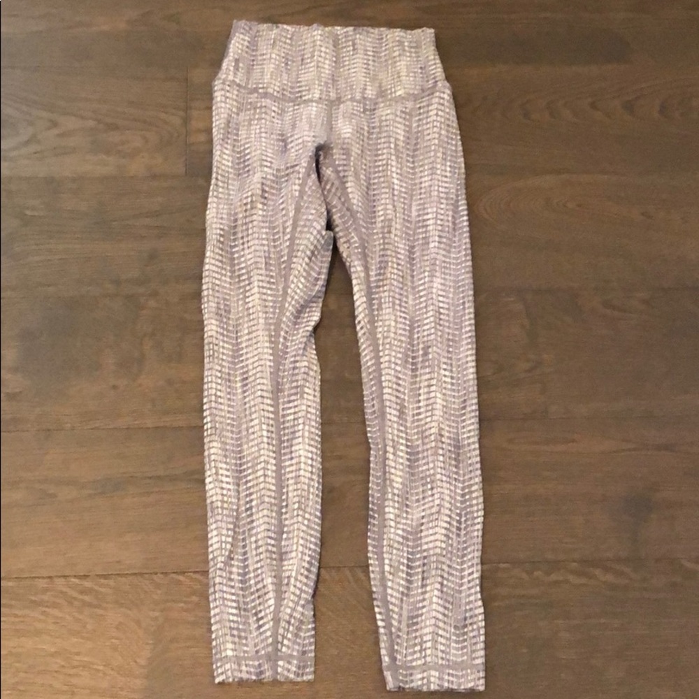 Lululemon Wunder Under printed legging
